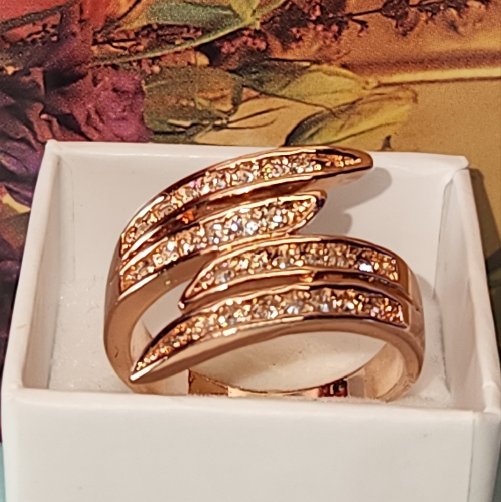 #1698, 18KRGP SIGNED VINTAGE RING, CUBIC ZIRCONIA Sz 9